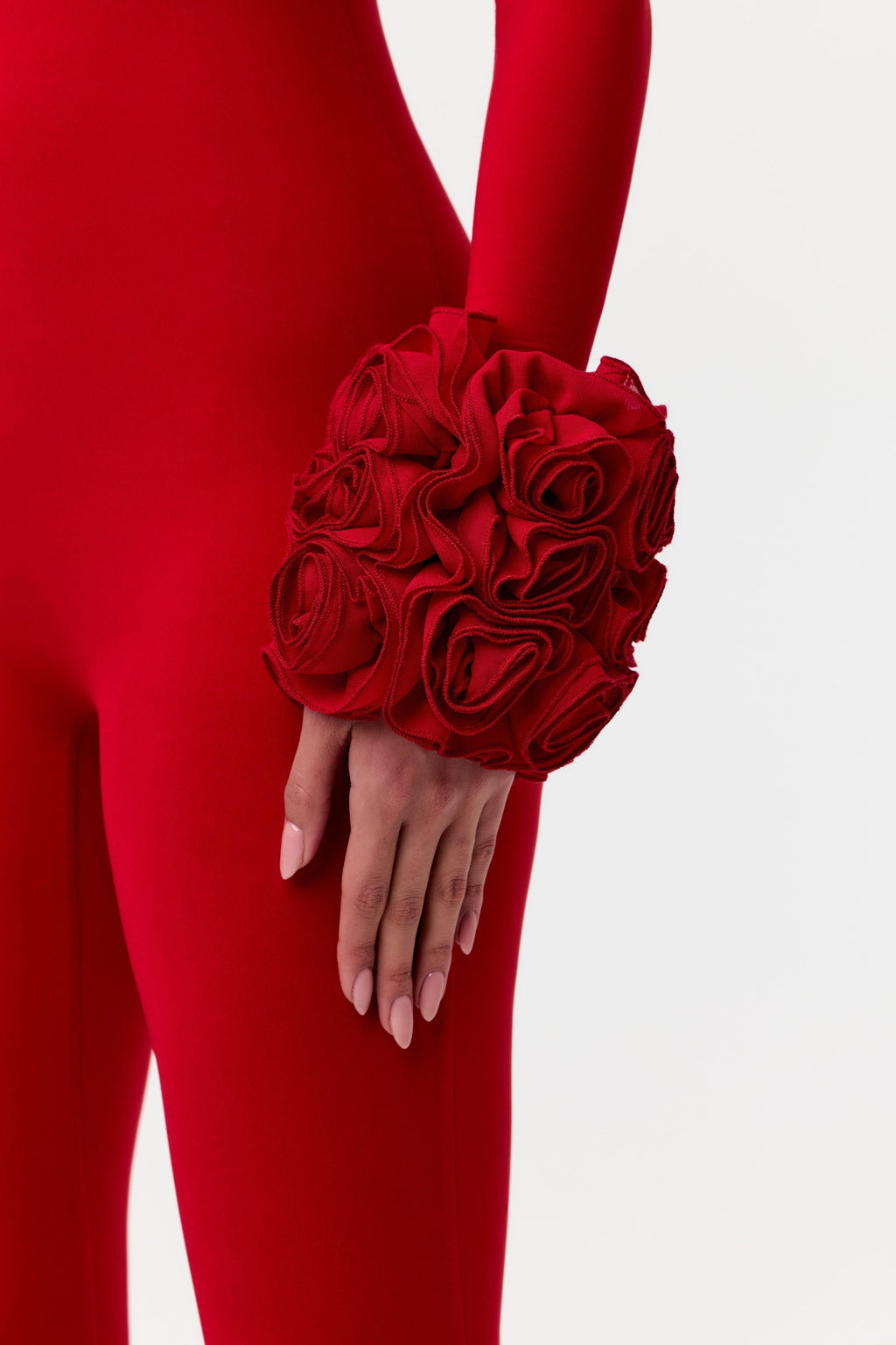 Decorative cuff with ruffles
