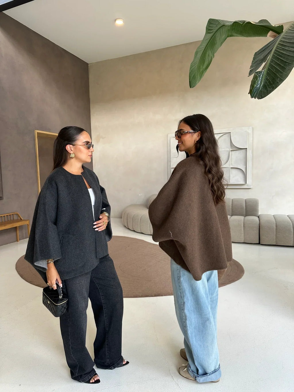 Capa reversible marrón/taupe