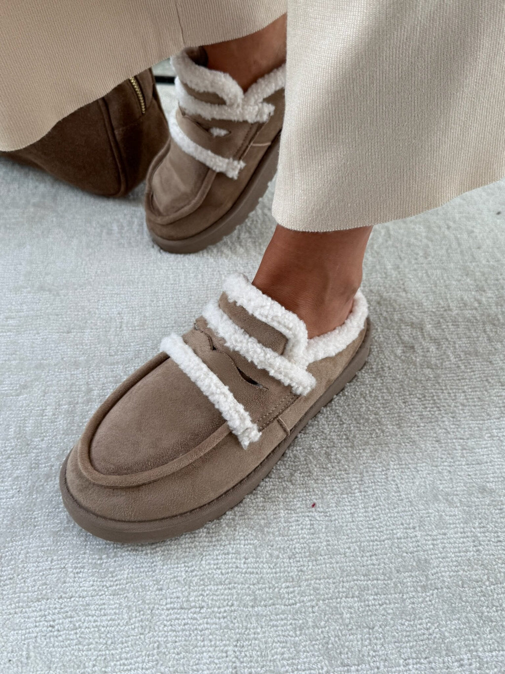 Mule slippers suede insulated